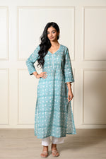 Load image into Gallery viewer, Women&#39;s Sukoon Kurta
