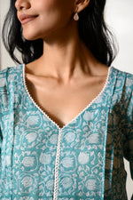 Load image into Gallery viewer, Women&#39;s Sukoon Kurta
